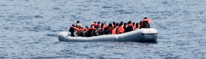 Migranti 100 a bordo