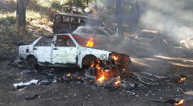 auto rubate e bruciate al campo rom luciano sciurba 