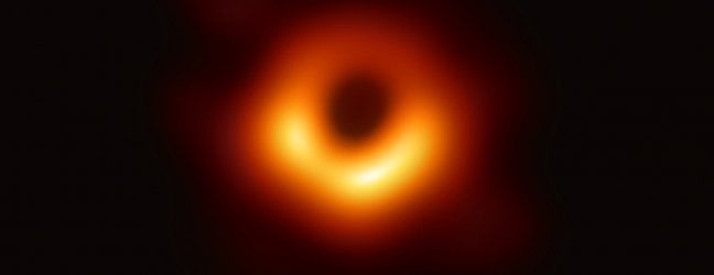 prima immagine di un buco nero