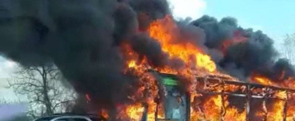 senegale incendia bus con 51 studenti