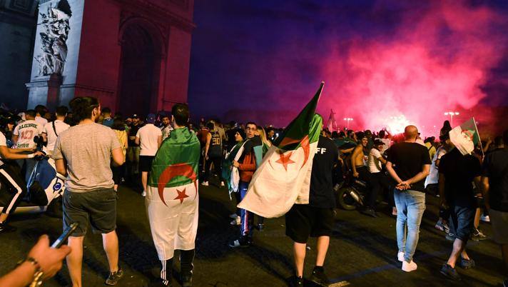 tifosi algerini scatenano il caos