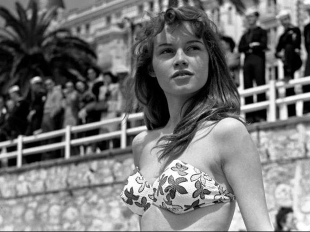 1952 Brigitte Bardot a Saint Tropez 634x475